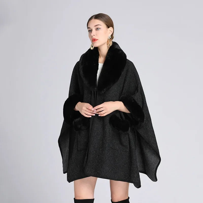 cape avec col en fourrure