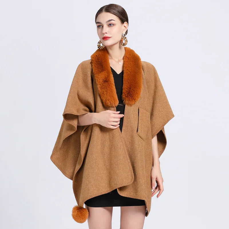 cape en fausse fourrure