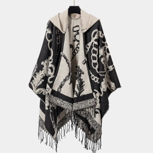 cape poncho homme en action