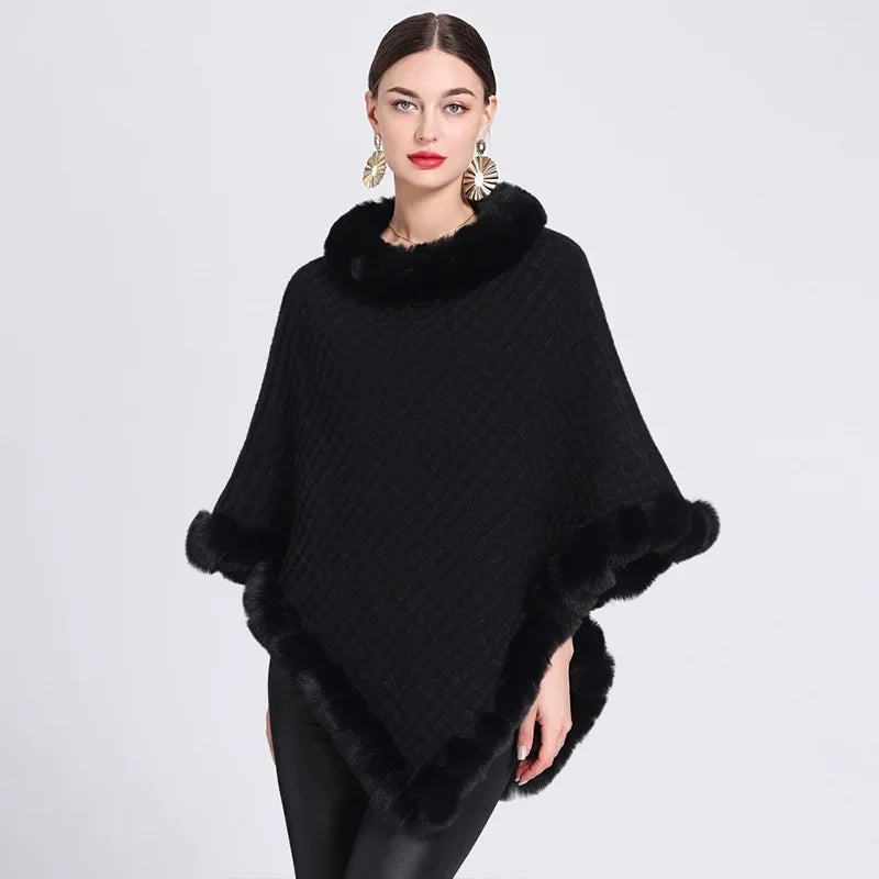 Poncho avec fausse fourrure