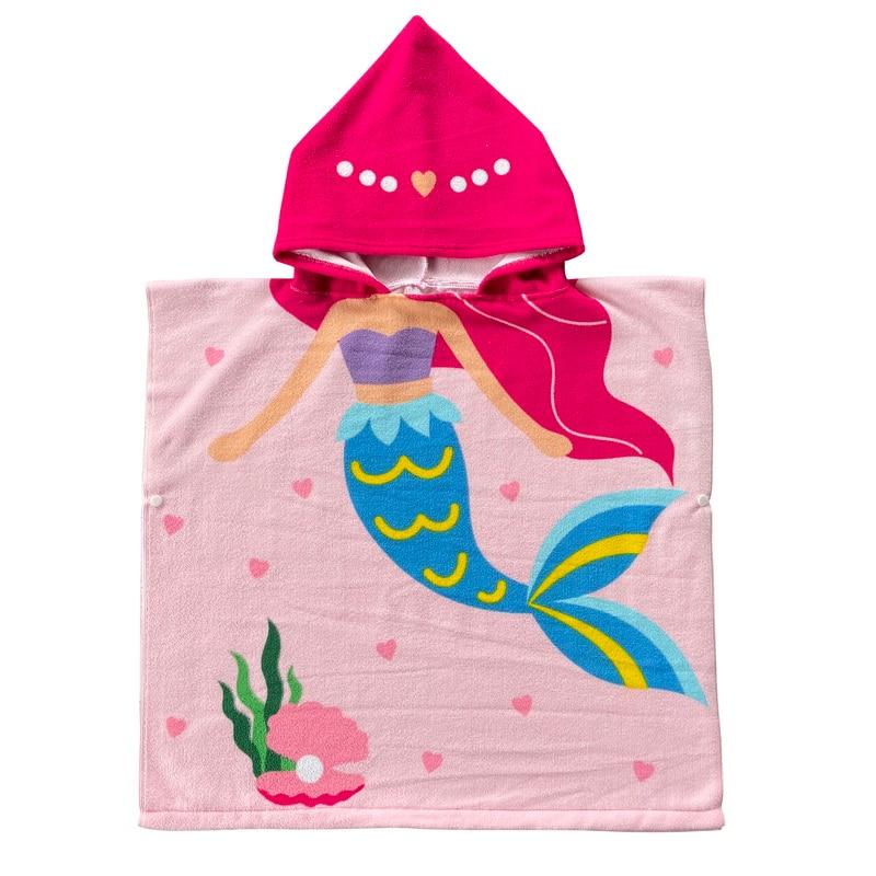 poncho fille plage ensoleillé