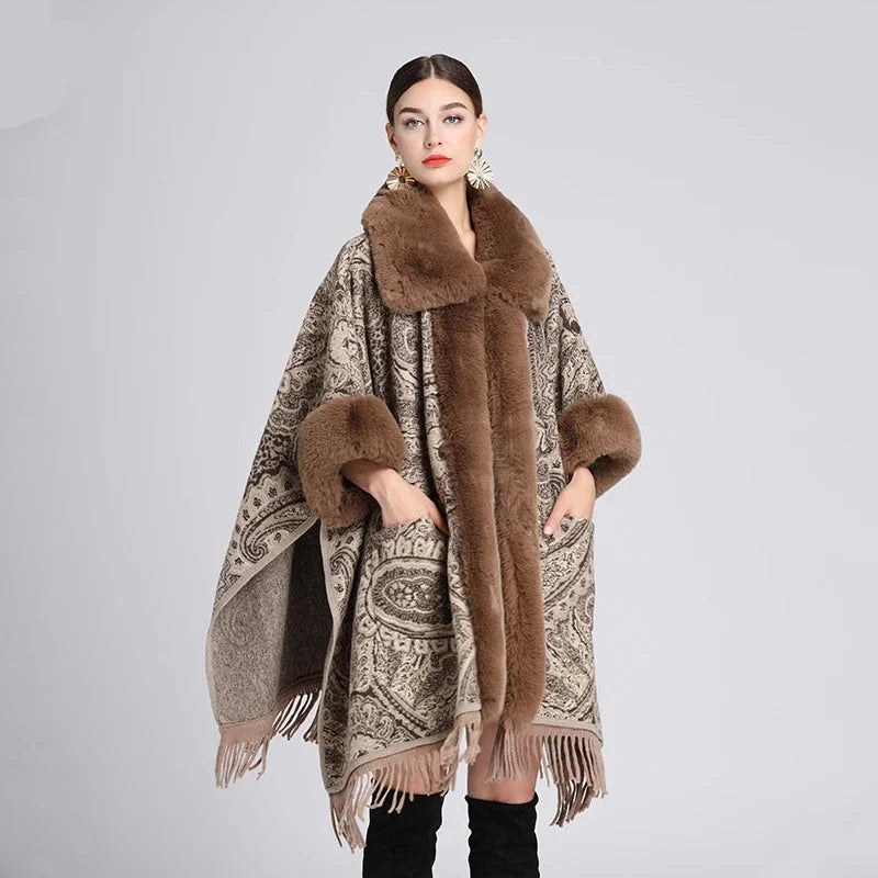 élégant poncho fourrure