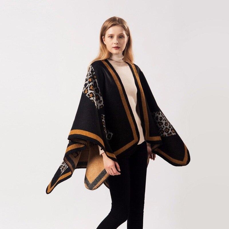 design léopard poncho