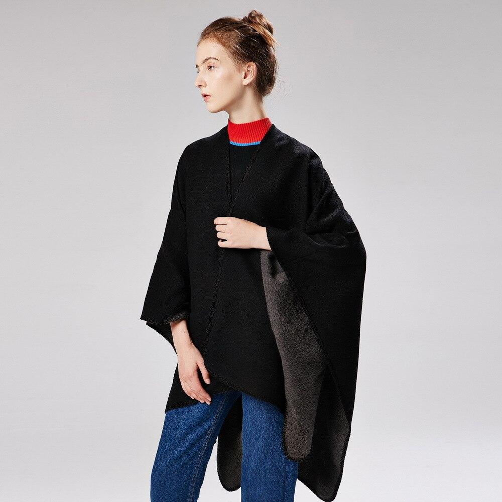 Poncho Noir chic