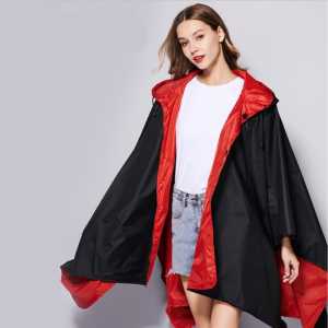 Poncho Pluie Noir & Rouge Femme élégant