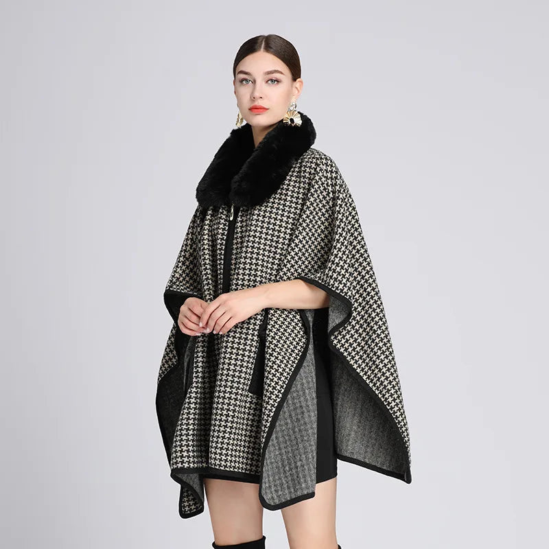 col en fourrure du Poncho