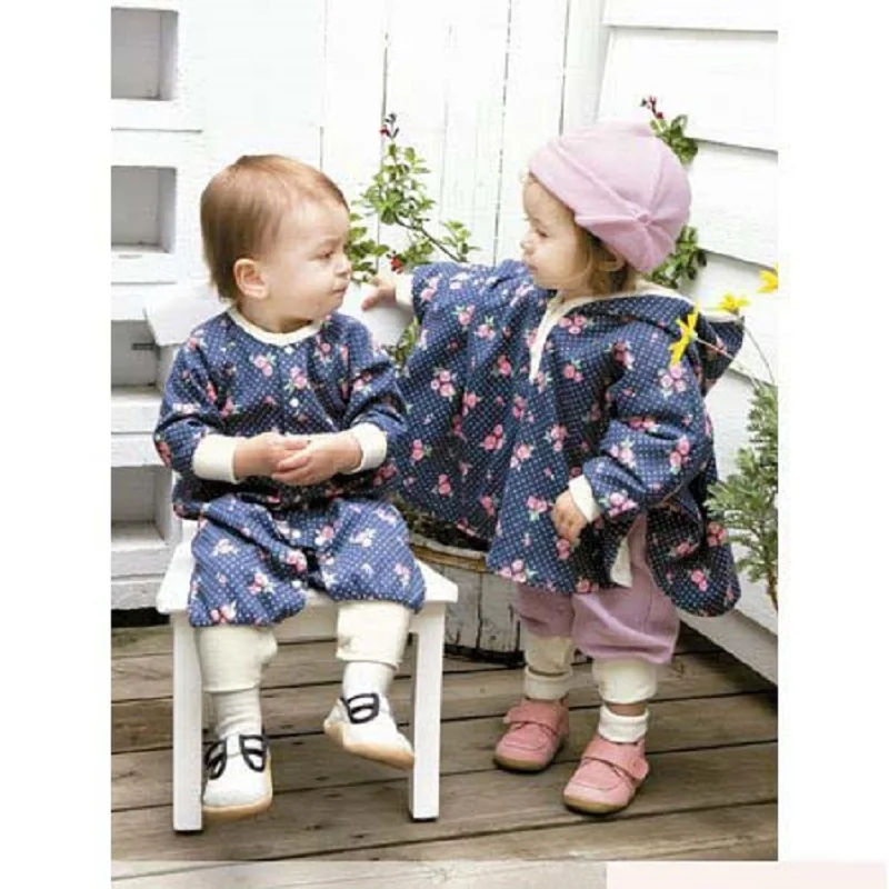 Poncho Bébé Réversible Blanc à Capuche pour Automne et Hiver – Image 2