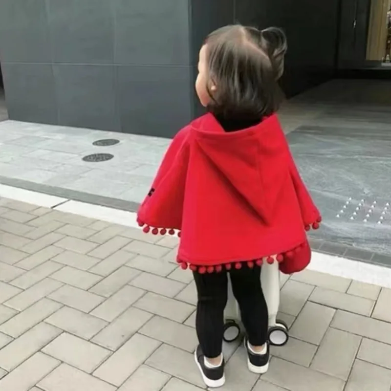 Poncho Enfant Rouge à Capuche – Cape Polaire Chaude pour Hiver – Image 4