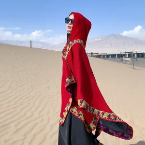Poncho Femme à Capuche Bohème Rouge Chaud et Élégant