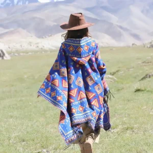 Poncho Femme à Capuche Bohème Bleu Chaud et Élégant